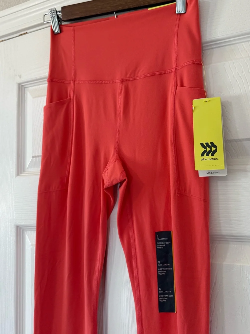 NWT All in Motion High-Waist Performance Leggings in Coral- Small